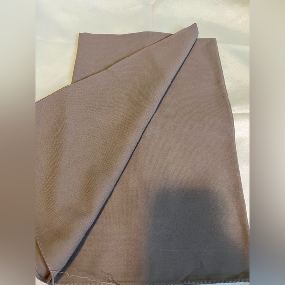 3 Hijabs but you want use scarf, never used, clean and so soft - Picture 7 of 7